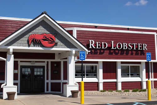 Indianapolis,-,Circa,April,2020:,Red,Lobster,Casual,Dining,Restaurant. Exterior view of a Red Lobster restaurant with a lobster sign