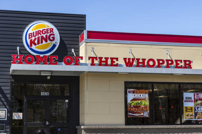Fort,Wayne,-,Circa,April,2017:,Burger,King,Retail,Fast Exterior view of a Burger King restaurant with signage